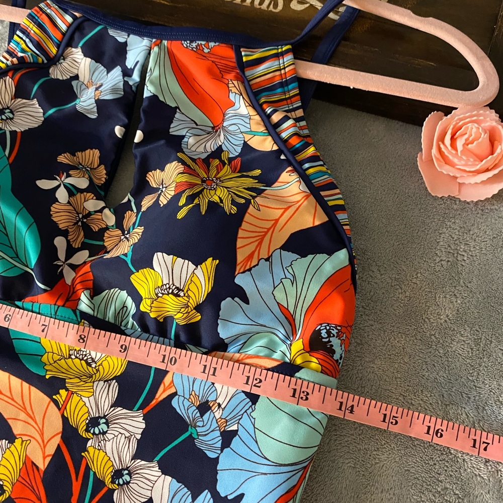 Ellen Tracy  Tankini Top Bright floral and striped pattern women Sz 10 - Picture 4 of 6